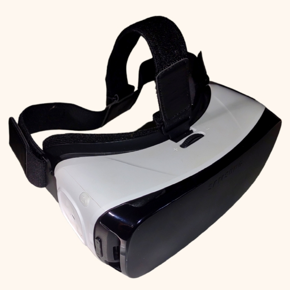 Samsung Gear VR powered by Oculus